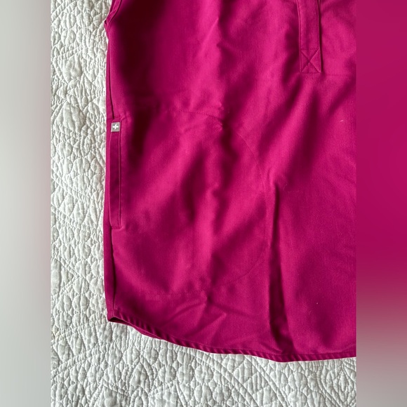 Women’s Figs Magenta scrub set - Picture 6 of 6